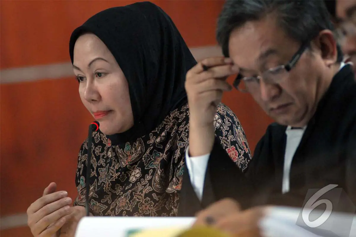 Wajah Cemas Atut Saat Akil Jadi Saksi