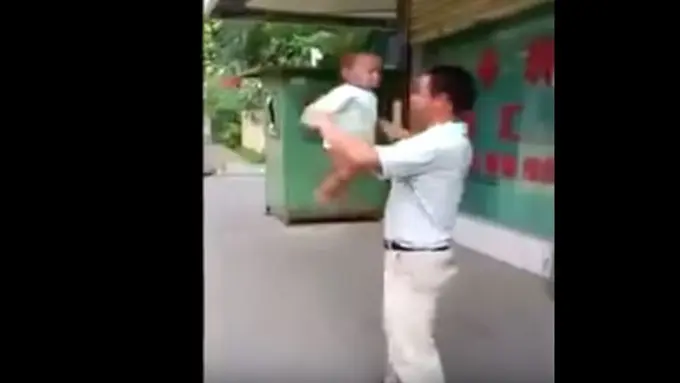 Bukannya Keren, Video Ayah dan Anak Ini Malah Bikin Merinding