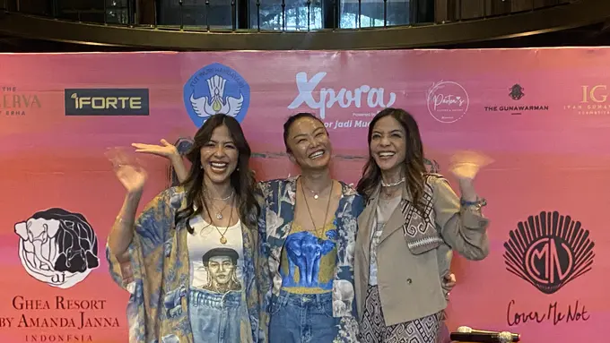 Ghea Resort by Amanda Janna dan Cover Me Not milik Kelly Tandiono