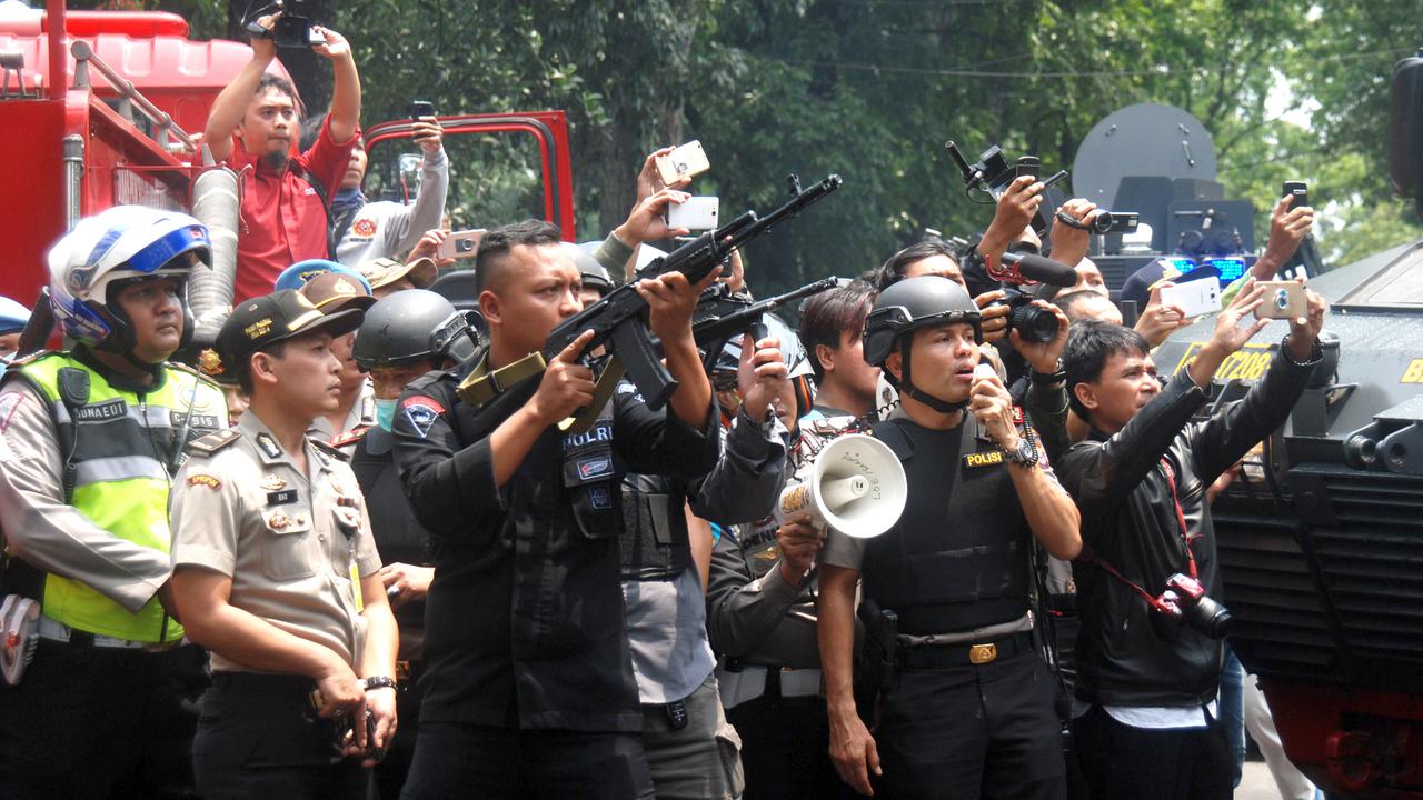 Baku Tembak Terduga Teroris dan Polisi di Kantor Kelurahan Arjuna Bandung