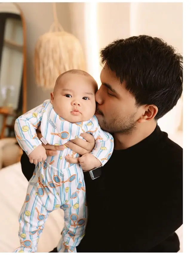7 Potret Wajah Baby Arash, Diungkap Aaliyah dan Thariq Halilintar di Usia 3 Bulan