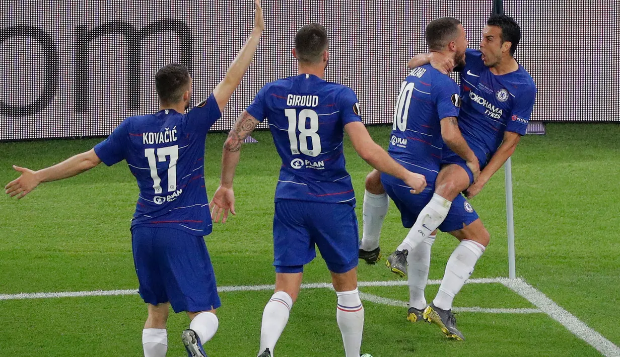 Gelandang Chelsea, Pedro berselebrasi dengan rekan-rekannya usai mencetak gol ke gawang Arsenal pada pertandingan Final Liga Europa di stadion Olimpiade di Baku, Azerbaijan (30/5/2019). Chelsea berhasil mengalahkan Arsenal 4-1. (AP Photo/Dmitri Lovetsky)