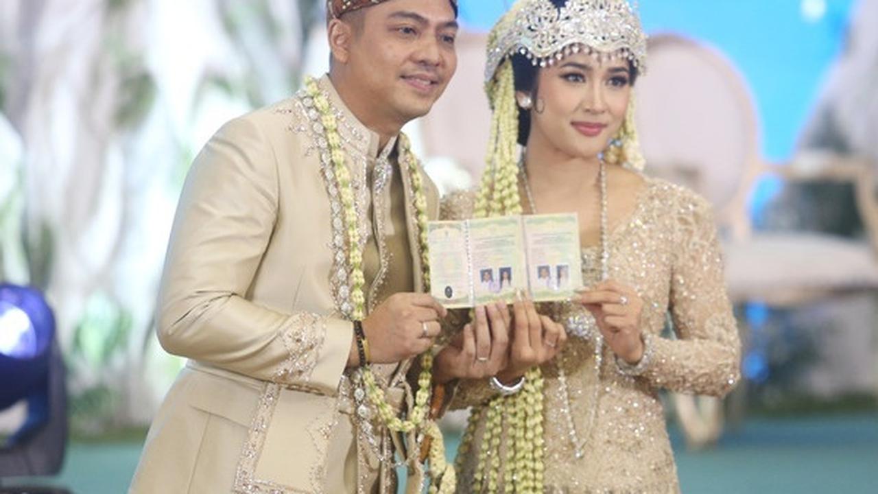Tak Hanya Luna Maya, Deretan Artis Indonesia Ini Baru Menikah di Usia 40 Tahunan