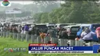 Walau sudah diterapkan sistem satu arah menuju kawasan Puncak, antrean kendaraan bahkan mencapai belasan kilometer.