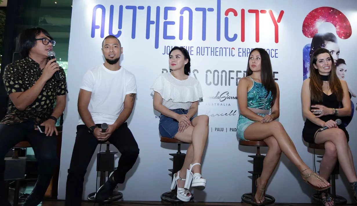 Vicky Shu bersama konser Authenticity 2016 melakukan tur di 6 kota Indonesia. Pekanbaru (19 November), Balikpapan (25 November), Palu (26 November), Padang (1 Desember), Jambi (2 Desember), dan Batam (3 Desember). (Deki Prayoga/Bintang.com)