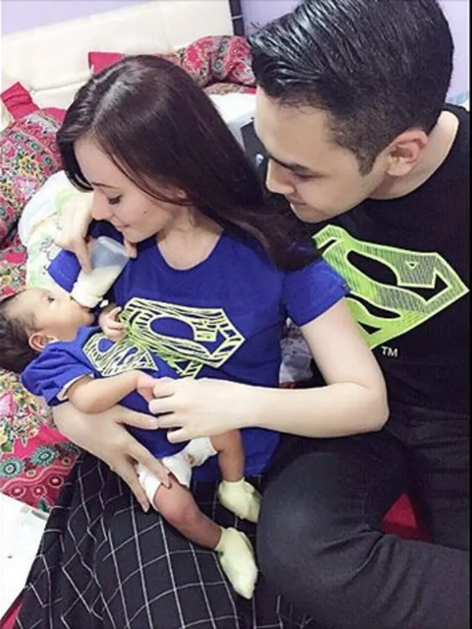 [Bintang] Asmirandah dan Jonas Rivanno