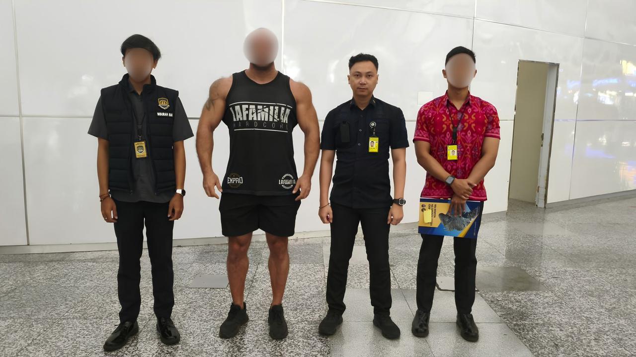 Ada Investor Bodong hingga Paspor Ganda, Imigrasi Ngurah Rai Deportasi 9 WNA
