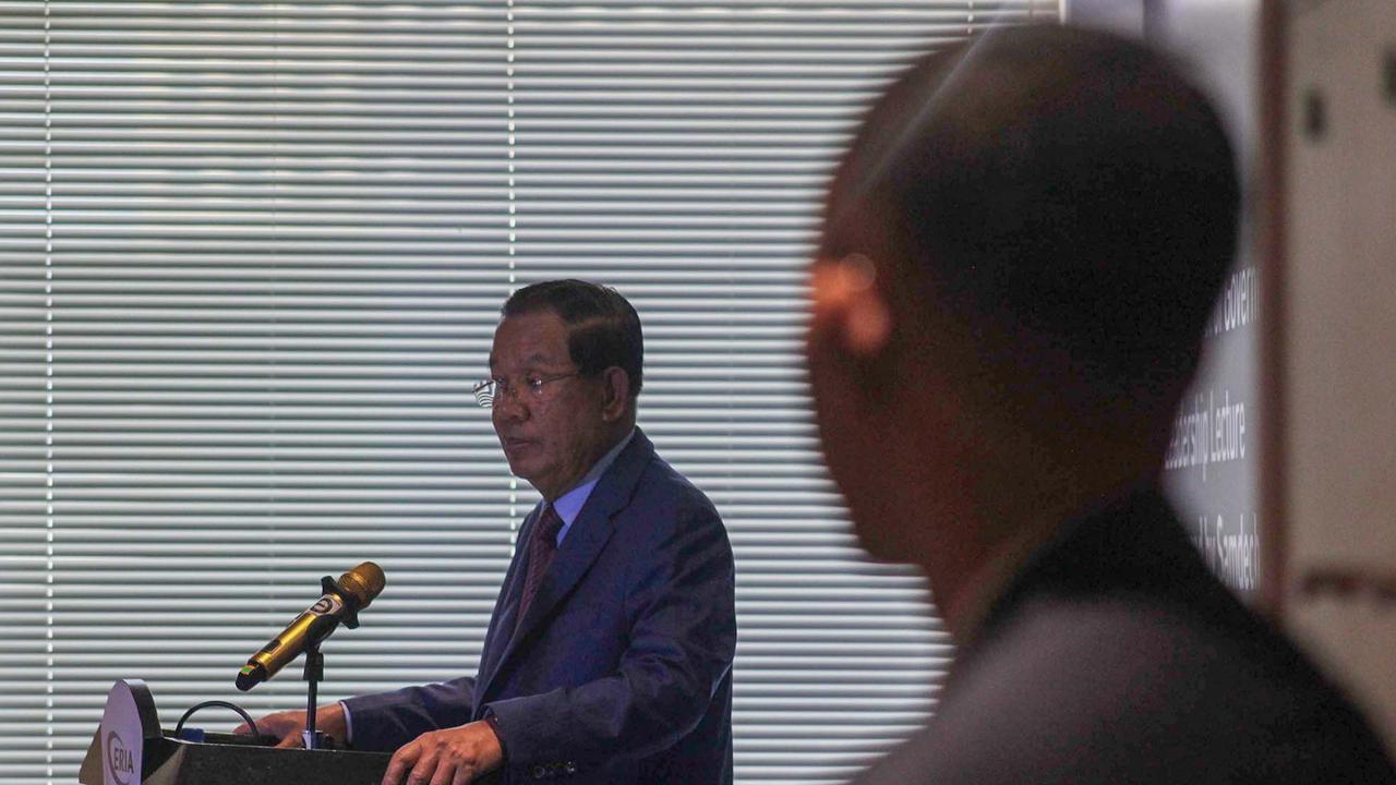 FOTO: Kuliah Kepemimpinan Presiden Senat Kamboja Hun Sen