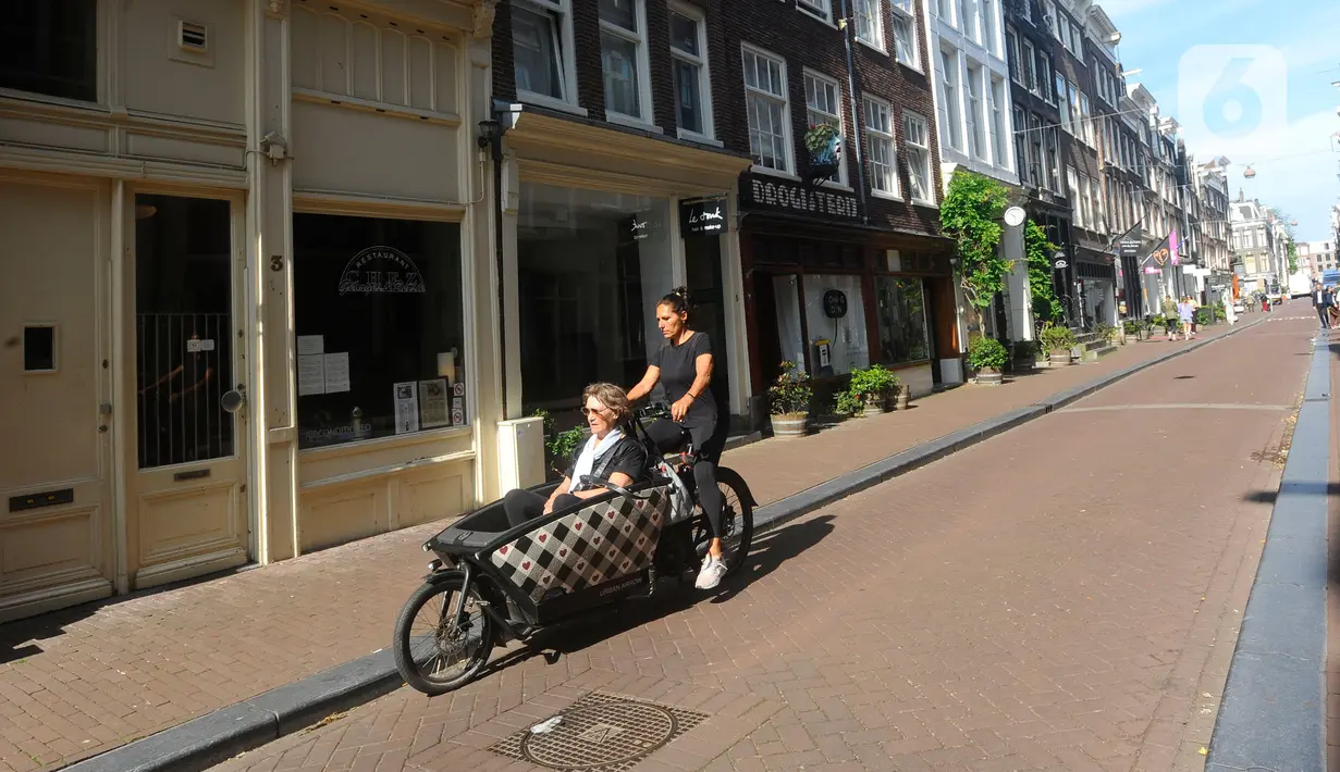 Amsterdam juga memiliki lanskap kota yang indah dengan kanal-kanal yang menawan, arsitektur yang bersejarah, dan taman-taman yang rindang. (merdeka.com/Arie Basuki)