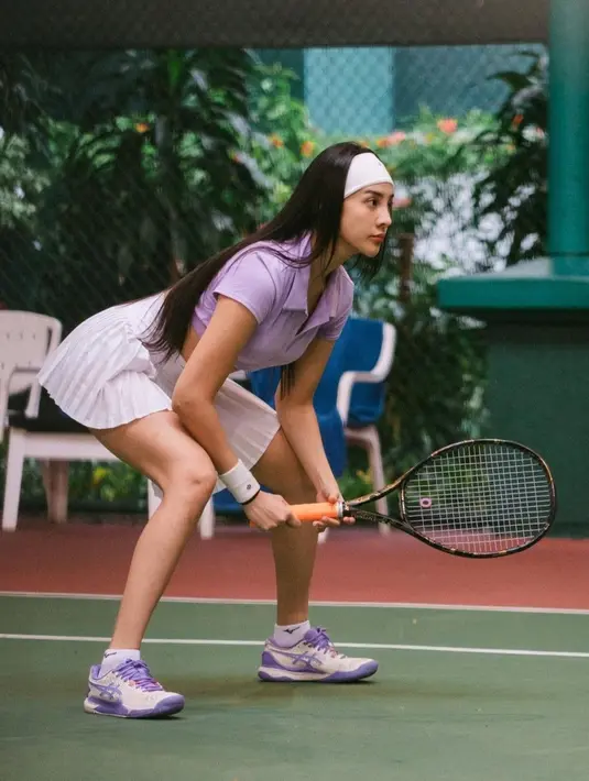 Melalui media sosialnya, Anya Geraldine sering kali membagikan potretnya yang sedang menjalani olahraga