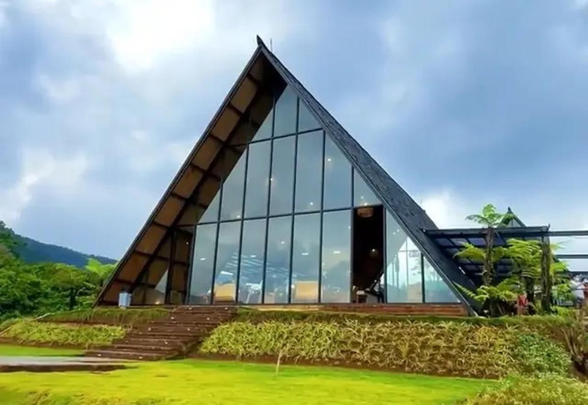 6 Destinasi Wisata yang Beroperasi di Sekitar Kaki Gunung Tangkuban Perahu