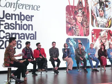 Juri Utama (Grand Juri) Jember Fashion Carnaval, Bubah Alfian, menyampaikan bahwa JFC lahir dari harapan besar akan Indonesia yang bersinar.(KLY/Budy Santoso)