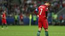 Bintang Portugal, Cristiano Ronaldo, tampak kecewa usai negaranya tersingkir dari semifinal Piala Konfederasi di Kazan Arena, Kazan, Rabu (28/6/2017). Portugal kalah adu penalti 0-3 dari Cile. (EPA/Mario Cruz)