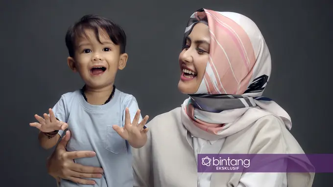 [Bintang] B2 Eksklusif Revalina S Temat