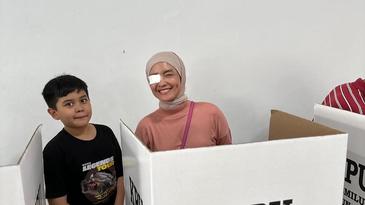Potret Sederet Artis saat Nyoblos Pemilu 2024, Ada Cut Tari Hingga Wulan Guritno yang Kecantikannya Jadi Sorotan