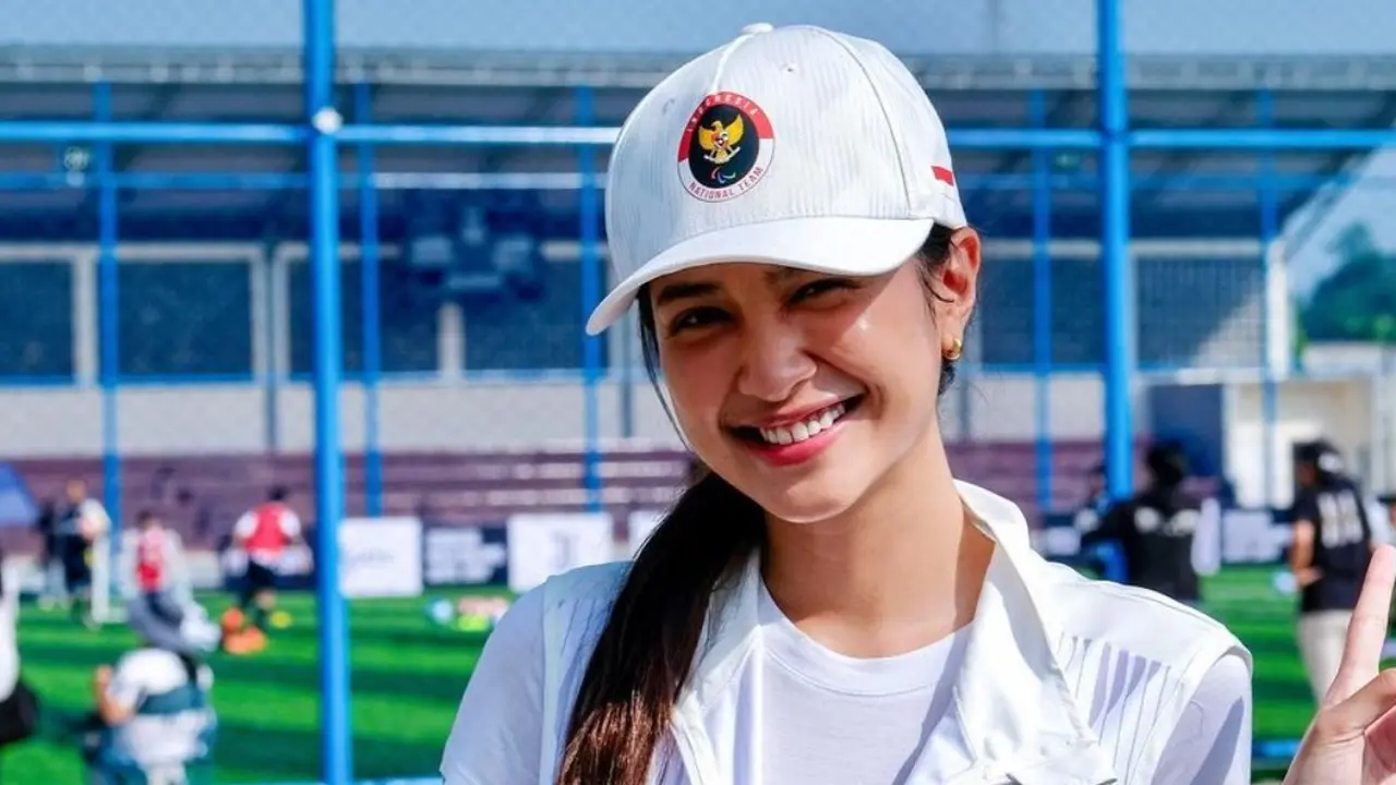 Mikha Tambayong (https://www.instagram.com/p/Ct-sb5lyhna/)
