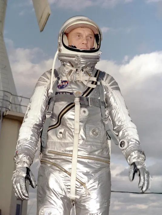 Pria yang juga merupakan astronot tertua dunia ini menutup usianya di James Cancer Hospital di Ohio State University di Columbus. John Glenn telah dirawat sejak pertengahan November lalu. (Courtesy NASA/Handout via REUTERS)
