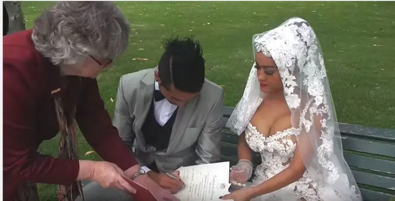 Pernikahan Julia Perez dan Gaston Castano di Australia. foto: youtube