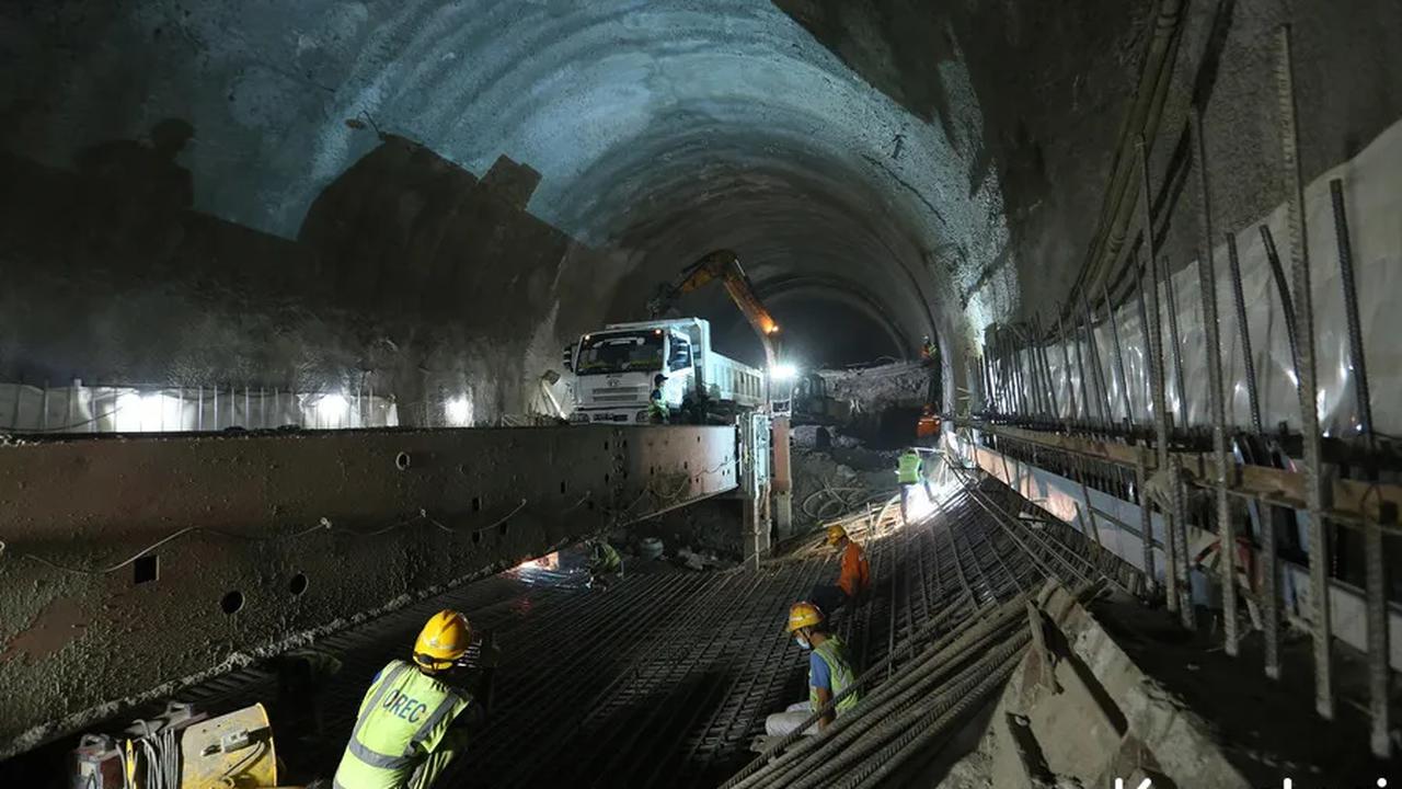 Sehingga, kesempatan yang hanya datang sekali dalam peradaban sebuah bangsa ini harus dimanfaatkan sebaik mungkin.<br>