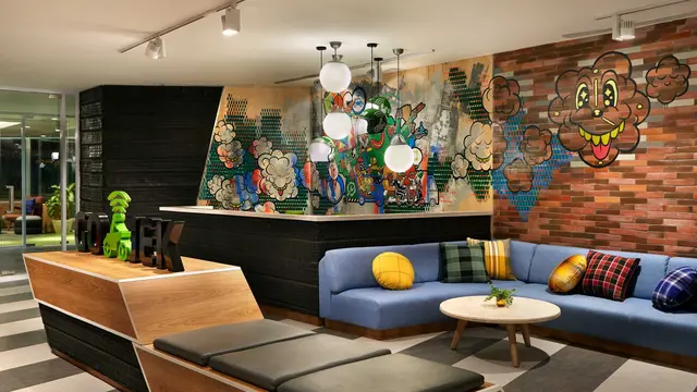 Desain Interior Kantor Gojek