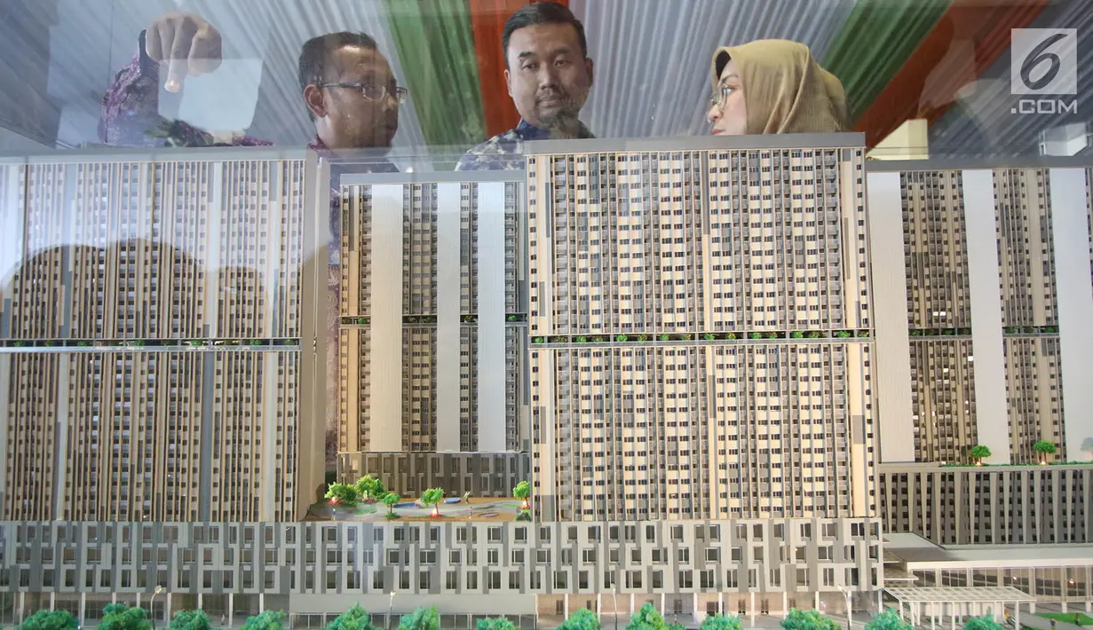 Maket proyek pembangunan rumah susun dengan konsep transit oriented development (TOD) di Stasiun Pondok Cina, Depok, Jawa Barat, Senin (2/10). (Liputan6.com/Immanuel Antonius)