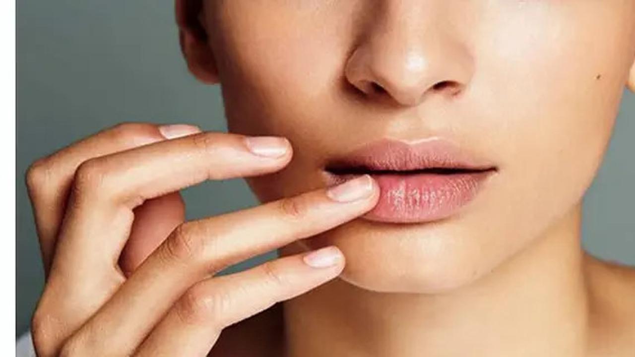 7 Makanan untuk Atasi Bibir Kering, Jadi Solusi Aman dan Lezat