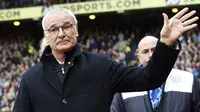 Ekspresi pelatih Claudio Ranieri setelah membawa Leicester City menang 1-0 melawan Southampton di King Power Stadium, Minggu (3/4/2016). (EPA/Peter Powell)