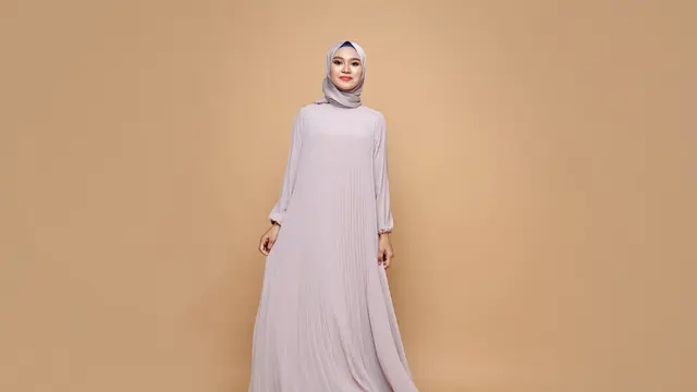 Model Gamis Simple Tapi Mewah/via AI