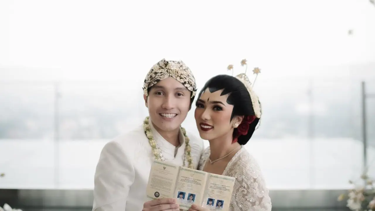 Isyana Sarasvati - Rayhan Maditra resmi menikah (Instagram/ thebridestory, Foto oleh: @pyaraphoto)