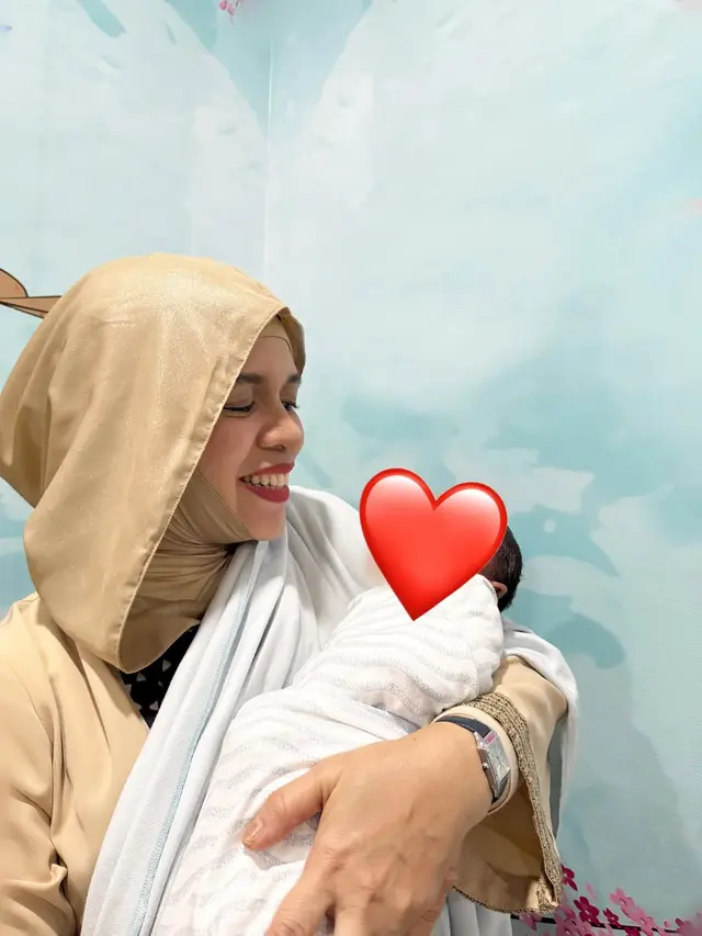 Outfit Geni Faruk saat Jenguk Aaliyah Massaid (Instagram/@genifaruk)