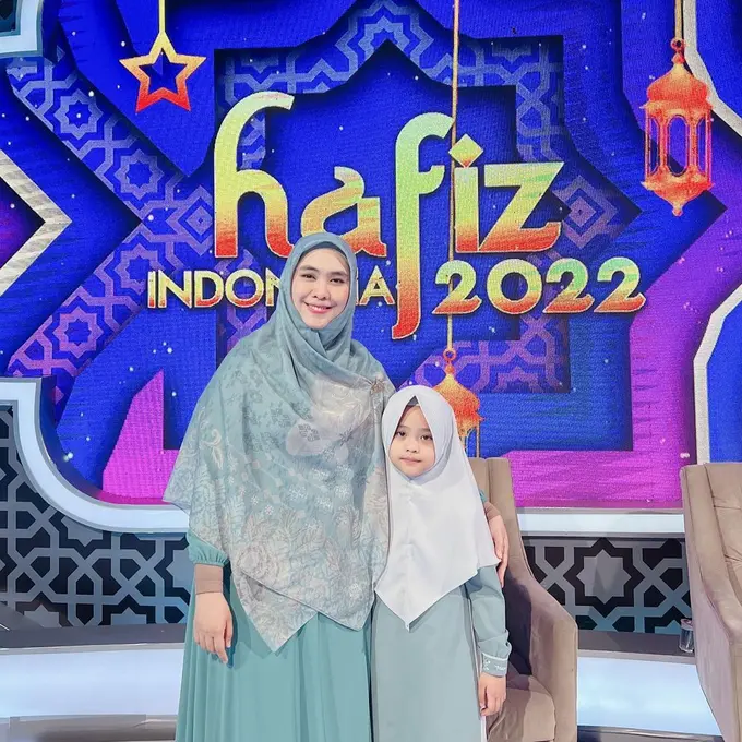 Potret Maryam, anak Oki Setiana Dewi yang hafal Al-Quran