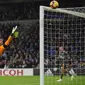 Kiper Cardiff City, Neil Etheridge, dipanggil menjalani TC Timnas Filipina jelang Piala AFF 2018. (AFP/Oli Scarff)