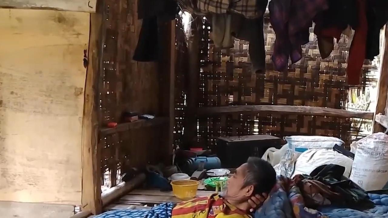 Kisah Pilu Kakek Sanusi di Lebak yang Butuh Bantuan, Hidup Sebatang Kara di Gubuk Tak Layak dan Alami Kelumpuhan