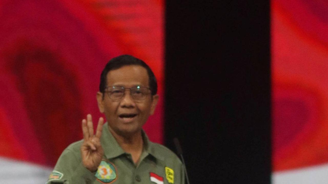 Asal Usul Baju Ala Mapala yang Dipakai Mahfud: Dibuat dari Kapas Petani Tuban, Ditenun Ibu-Ibu di Bali
