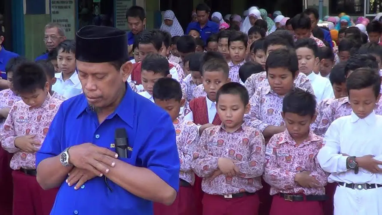 20150915-Salat Gaib-Murid SD-Korban Musibah Mekah-Surabaya