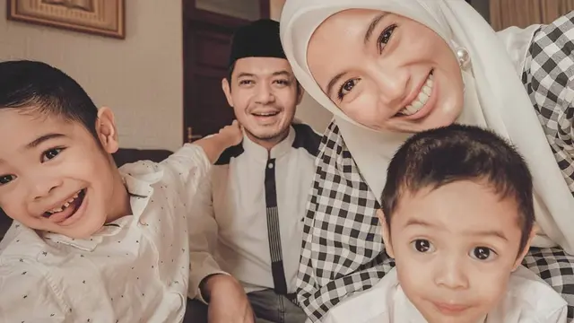 Alyssa Soebandono dan keluarga. (Foto: Instagram @ichasoebandono)