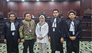 Yunita Utami Panuntun (Komisioner KPU Kota Bekasi periode 2018–2023) dan Mahadi Rahman Harahap (Komisioner KPU Kota Depok periode 2018–2023). menggugat pemisah usia KPU ke MK. (Istimewa)