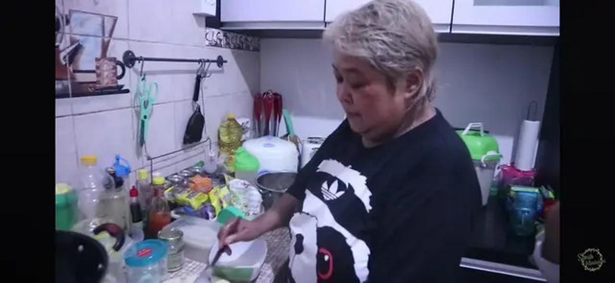 9 Potret Dapur Suti Karno 'Atun' Si Doel, Modelnya Sederhana Namun Berfungsi Optimal