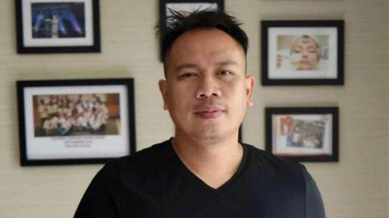VIDEO: Momen Kocak Vicky Prasetyo, Malah Nyanyi saat Pemaparan Visi Misi Debat Pilkada Pemalang