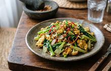 Resep Batang Kembang Kol Tumis Telur, Solusi Makan Enak Tanggal Tua yang Praktis