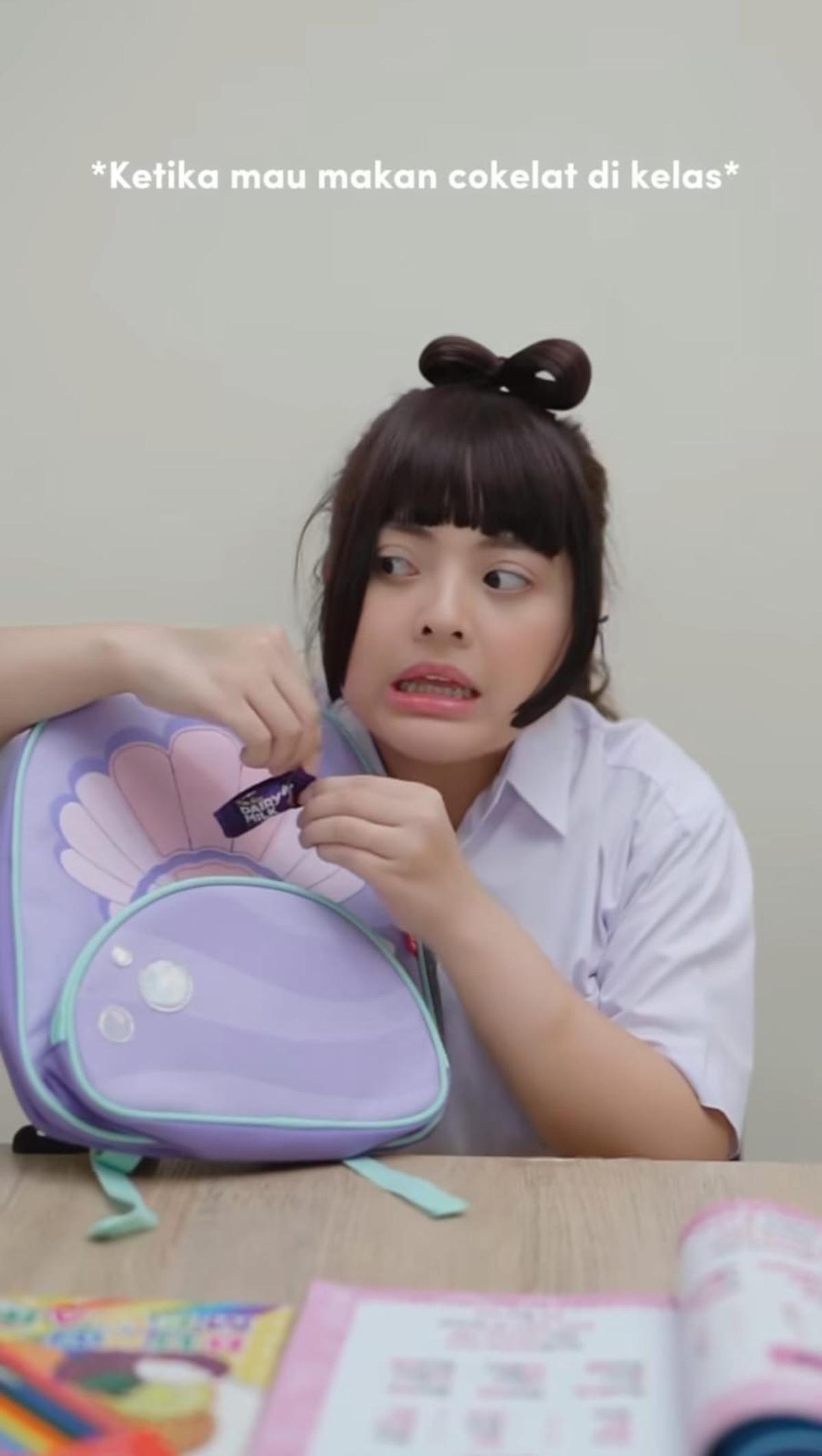 7 Potret Tasya Kamila Bikin Konten Jadi Anak Sekolahan, Masih Cocok Pakai Seragam SD