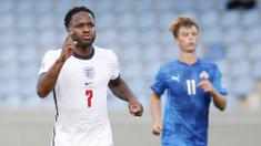 Penyerang Inggris, Raheem Sterling, melakukan selebrasi usai mencetak gol ke gawang Islandia pada laga UEFA Nations League di Stadion Laugardalsvollur, Minggu (6/9/2020). Inggris menang tipis dengan skor 1-0. (AP/Brynjar Gunnarson)