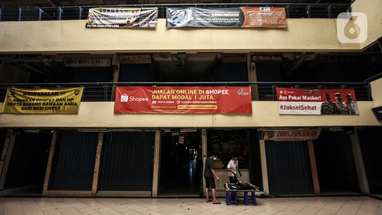 FOTO: Suasana Pasar Cipulir di Tengah PPKM Darurat