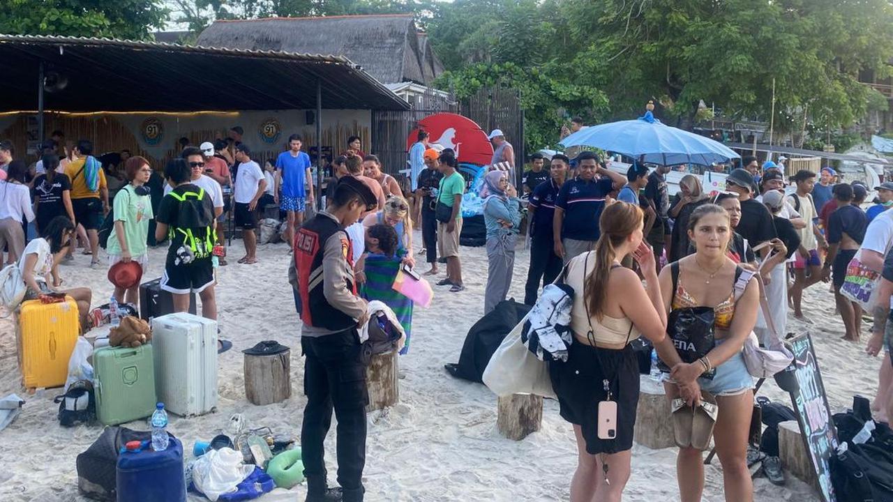 Kronologi Kapal Cepat Bawa 77 WNA Dihantam Ombak dan Terbalik di Lembongan Nusa Peninda