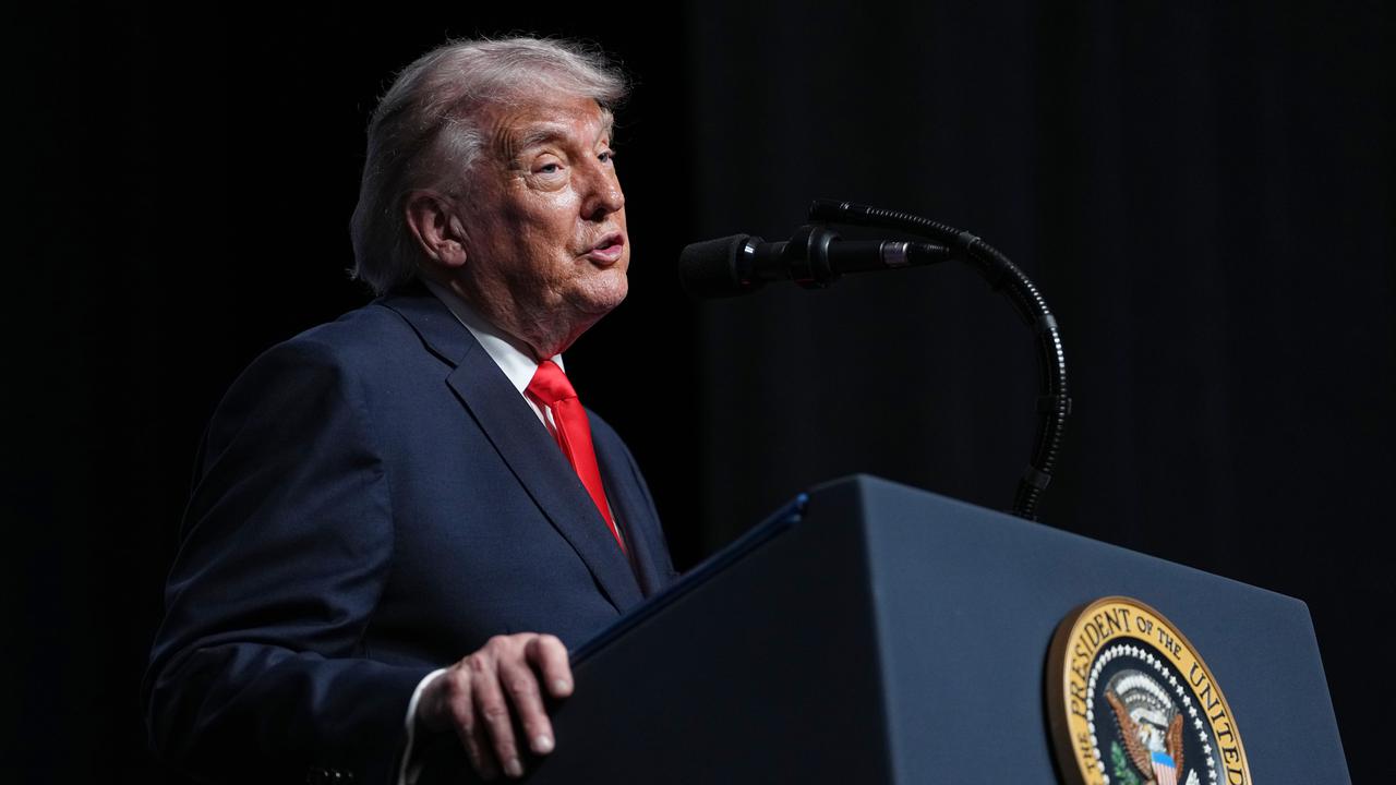 Donald Trump Hapus Tarif Scotch Whisky Usai Kunjungan Raja Charles
