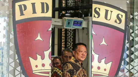 Barang Bukti Fantastis Kasus Korupsi Eks Jampidsus Febrie dan Bupati Sukoharjo