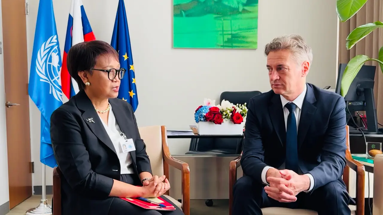 Pertemuan bilateral antara Menlu RI Retno Marsudi dan Perdana Menteri Slovenia, Dr. Robert Golob di Markas Besar PBB, New York, AS, Jumat (27/9/2024). Dok. Kemlu RI)