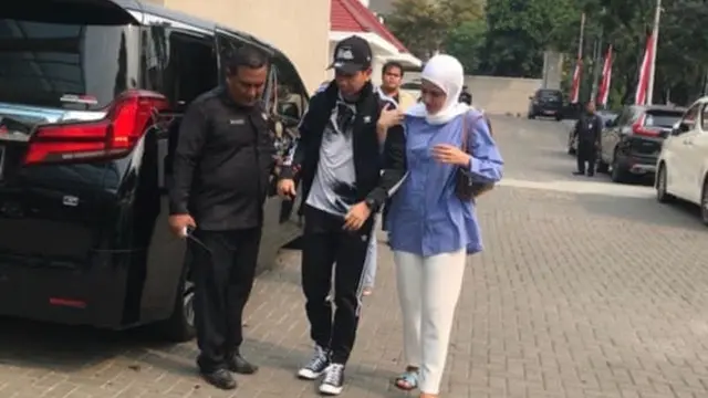 Fairuz A Rafiq setia menemani dan merawat Sonny Septian