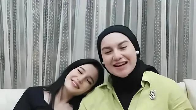Yasmine Ow dan Irish Bella