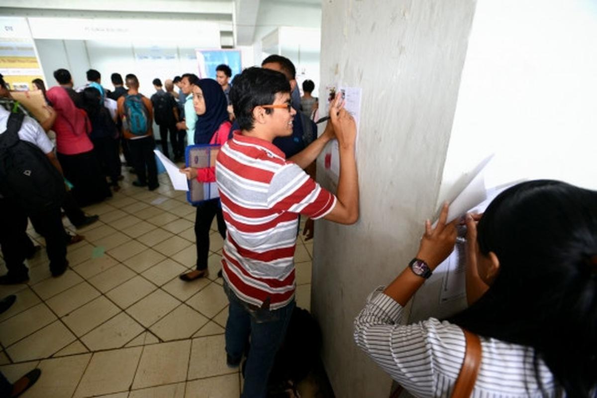 Geliat pencari kerja serbu Job For Career 2015